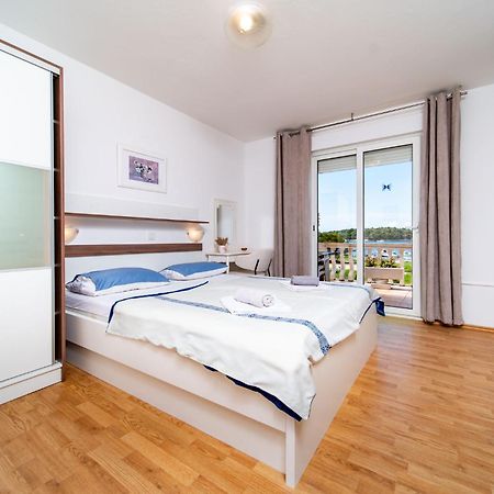 Guesthouse Mira ราบ ภายนอก รูปภาพ