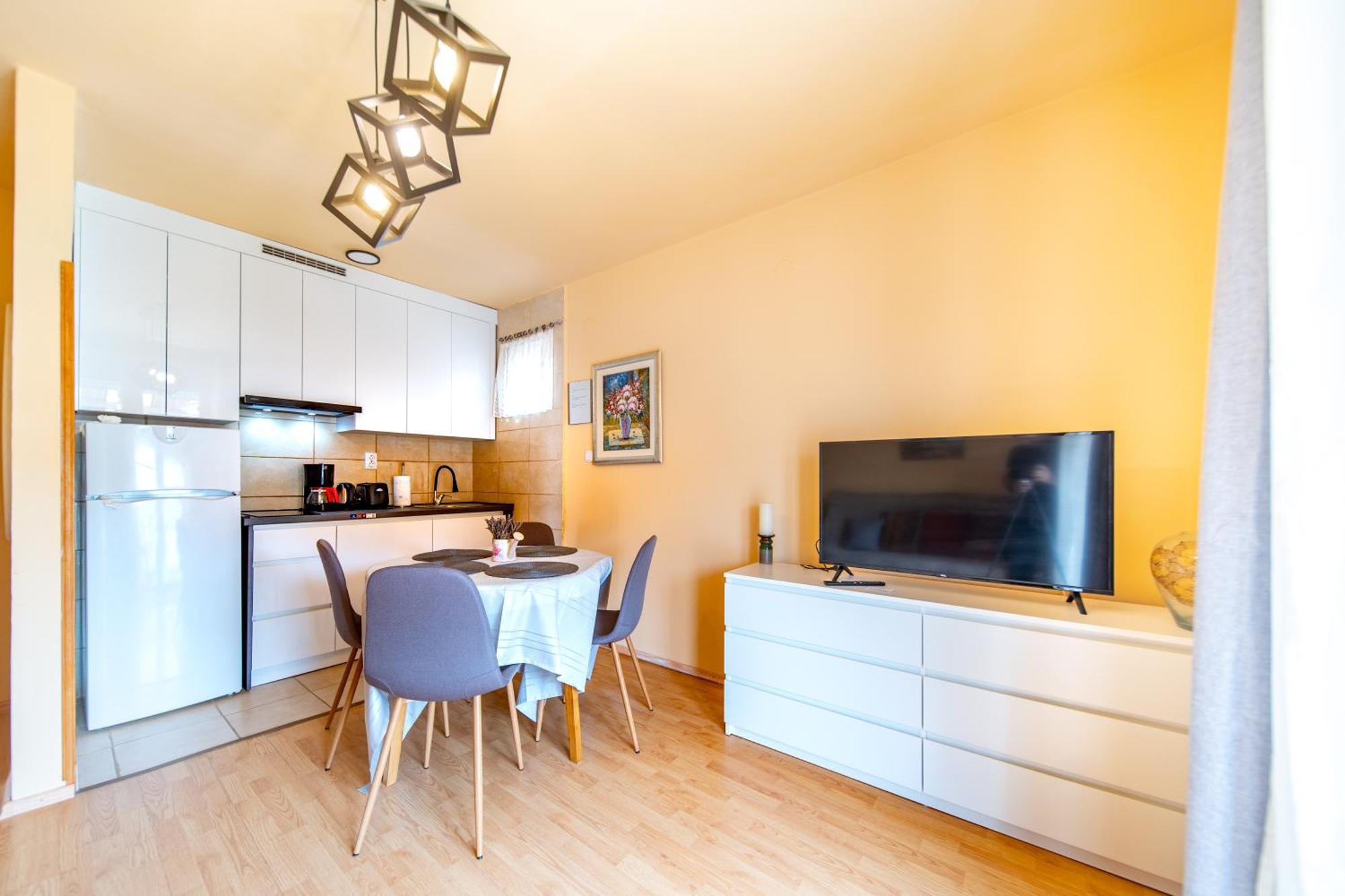 Guesthouse Mira ราบ ภายนอก รูปภาพ