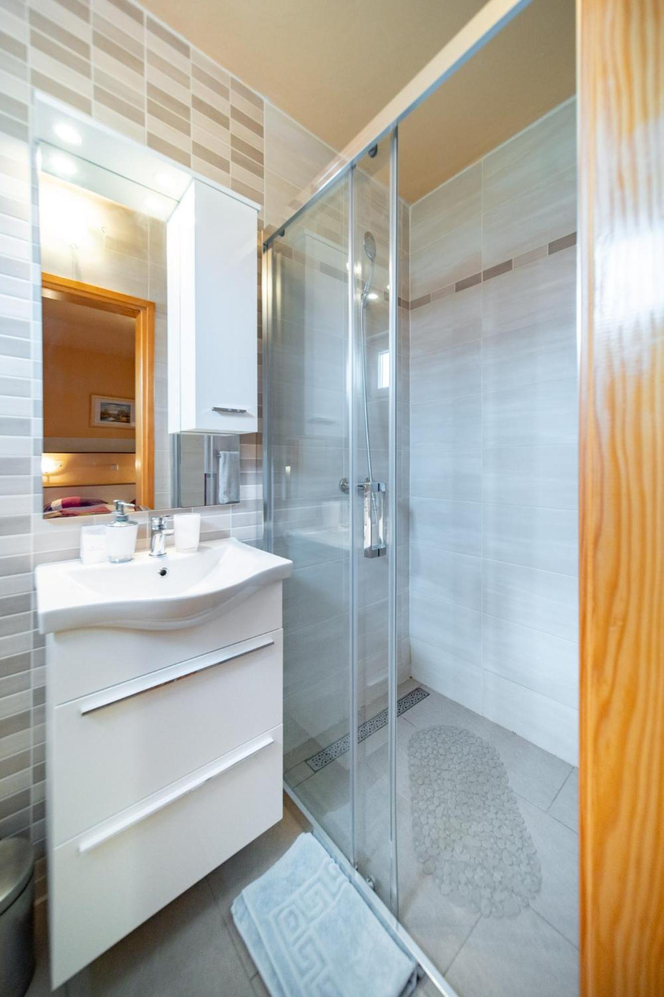 Guesthouse Mira ราบ ห้อง รูปภาพ