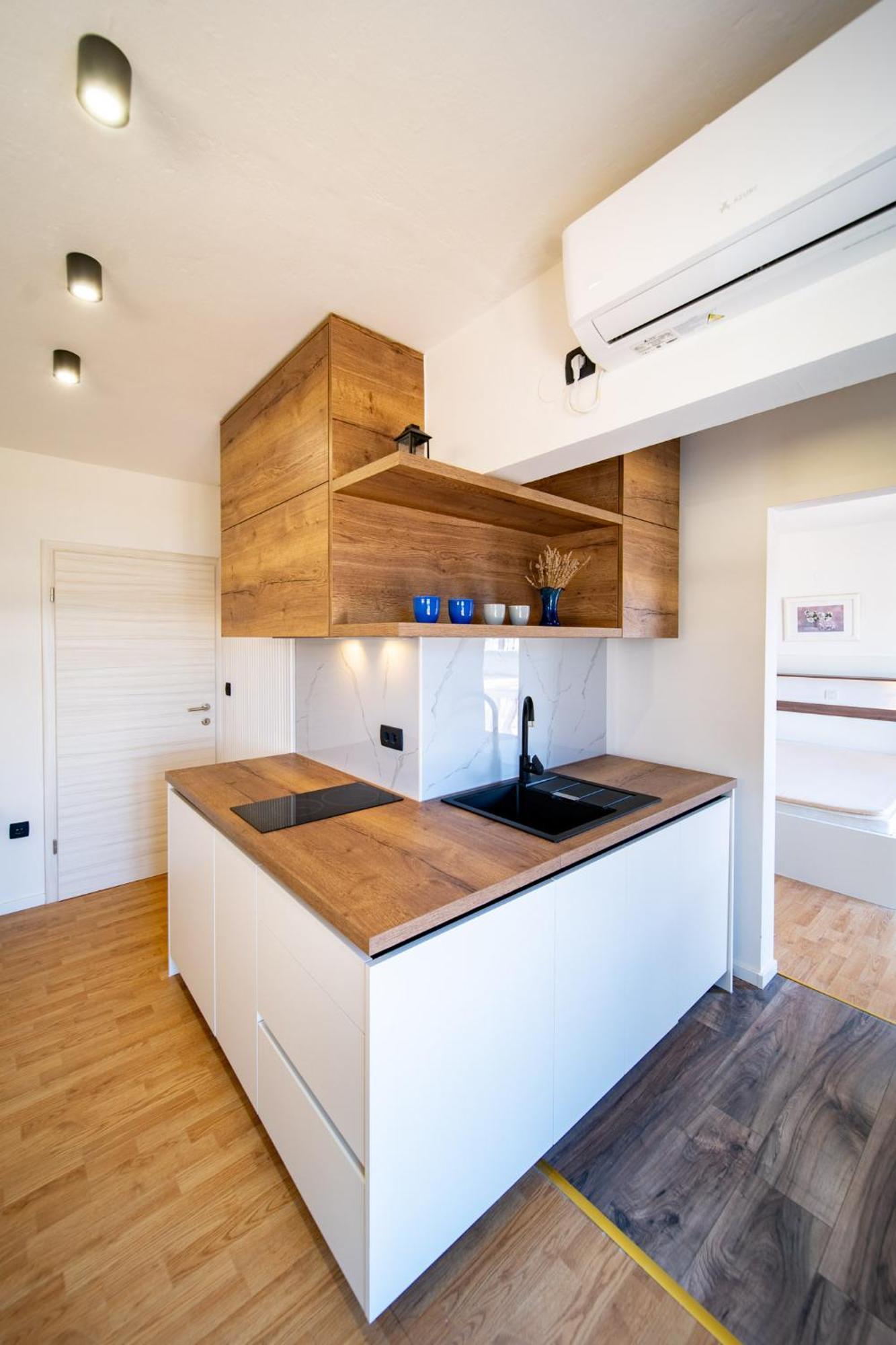 Guesthouse Mira ราบ ภายนอก รูปภาพ