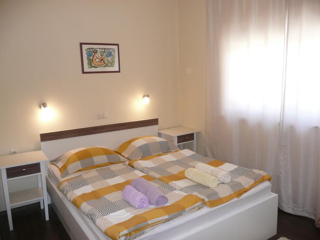 Guesthouse Mira ราบ ภายนอก รูปภาพ