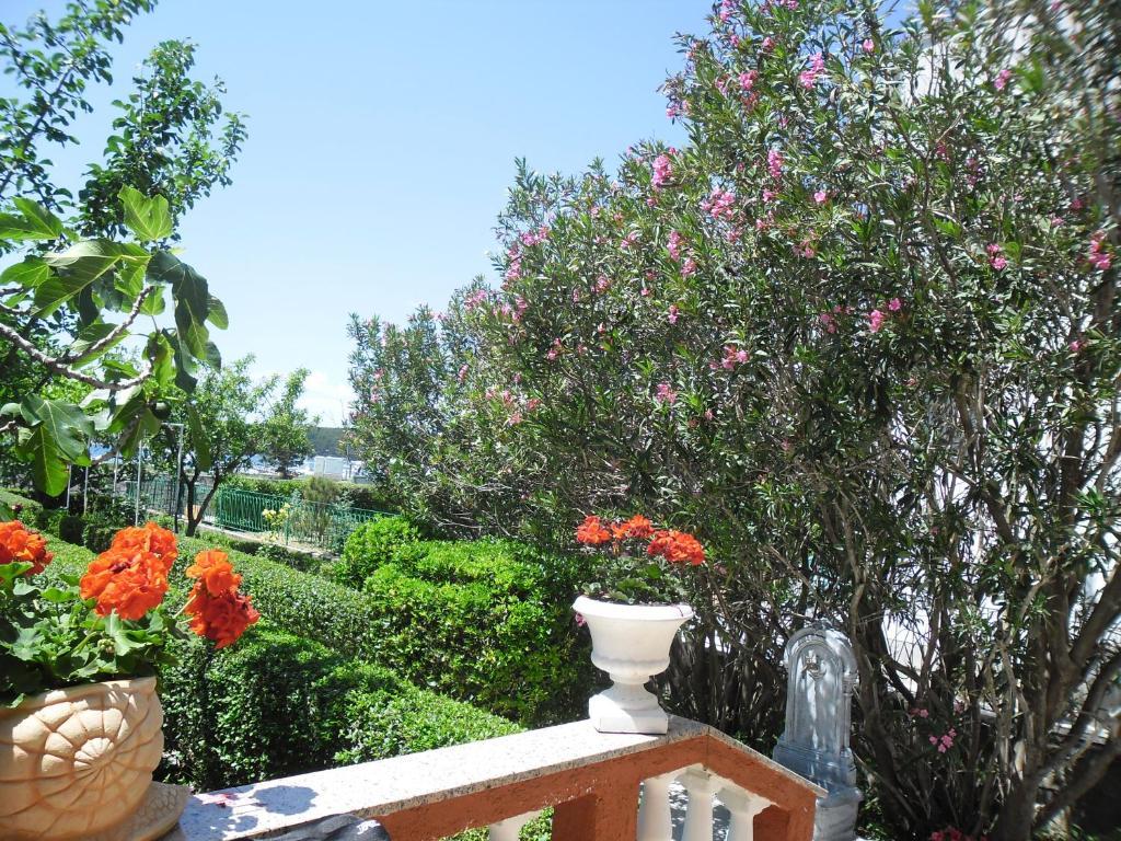 Guesthouse Mira ราบ ภายนอก รูปภาพ