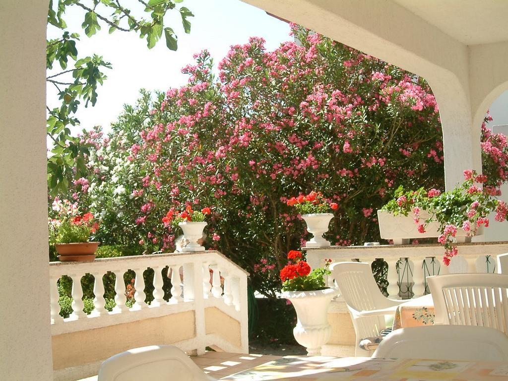 Guesthouse Mira ราบ ภายนอก รูปภาพ